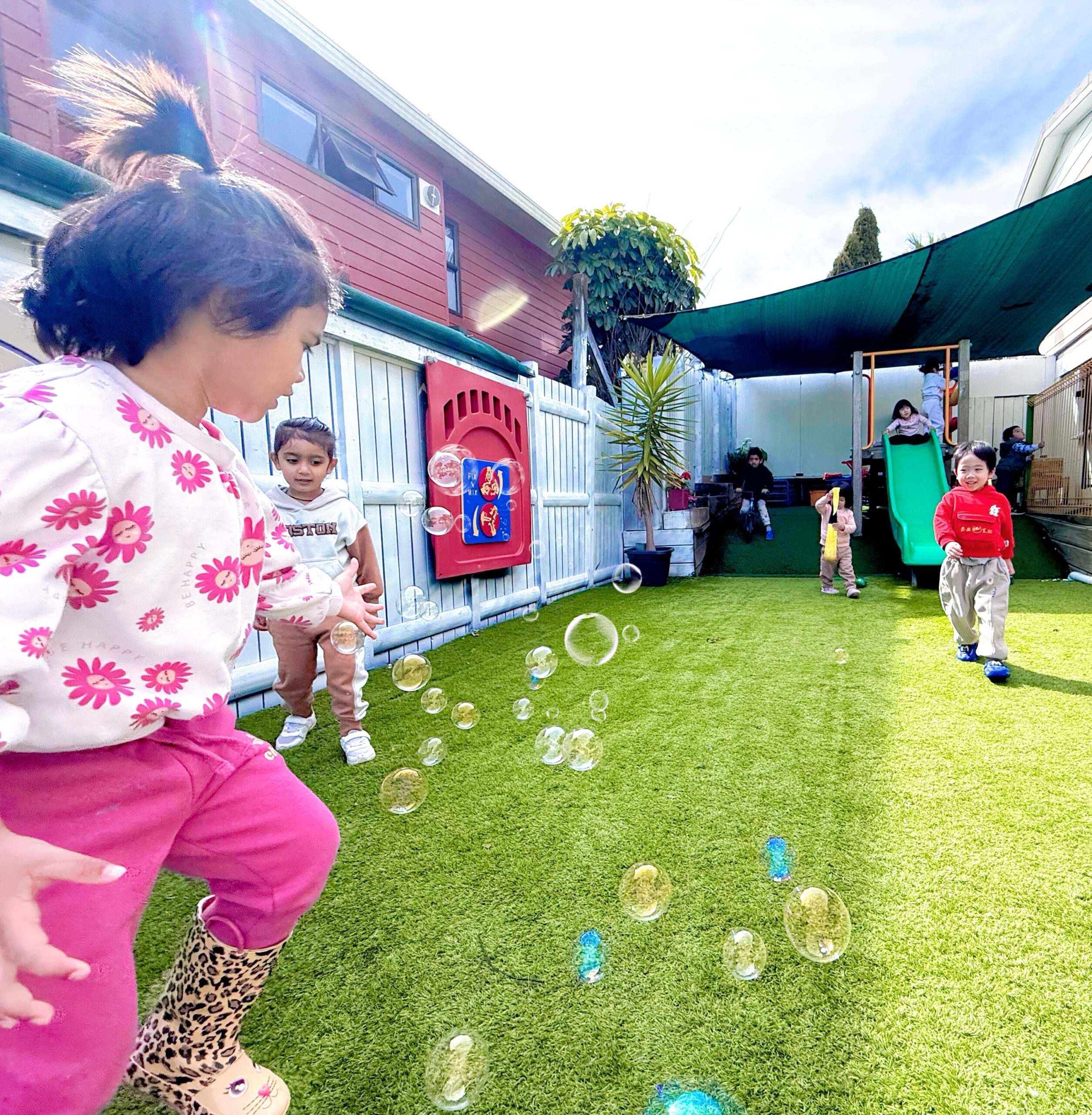 {"ARInfo":{"IsUseAR":false},"Version":"1.0.0","MakeupInfo":{"IsUseMakeup":false},"FaceliftInfo":{"IsChangeEyeLift":false,"IsChangeFacelift":false,"IsChangePostureLift":false,"IsChangeNose":false,"IsChangeFaceChin":false,"IsChangeMouth":false,"IsChangeThinFace":false},"BeautyInfo":{"SwitchMedicatedAcne":false,"IsAIBeauty":false,"IsBrightEyes":false,"IsSharpen":false,"IsOldBeauty":false,"IsReduceBlackEyes":false},"HandlerInfo":{"AppName":2},"FilterInfo":{"IsUseFilter":false}}